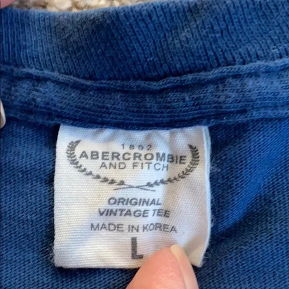 •Abercrombie and Fitch• Original Vintage Tee EUC - Picture 3 of 8